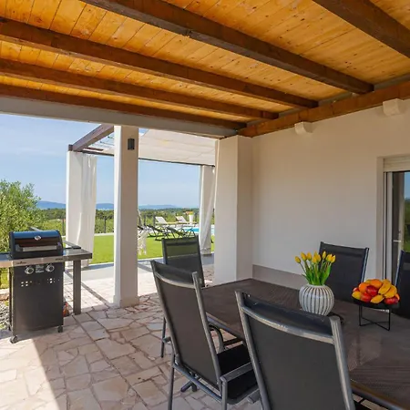 Pet Friendly In With House Sea View Sutivan