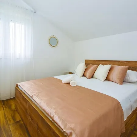 Pet Friendly In With House Sea View * Sutivan