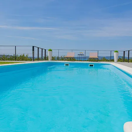 Holiday home Pet Friendly In With House Sea View