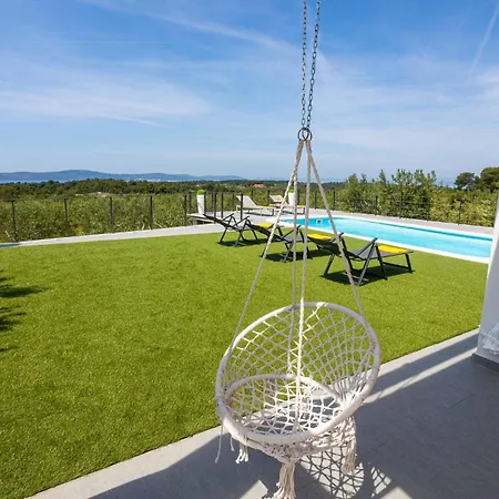 Awesome In Prázdninový dům *