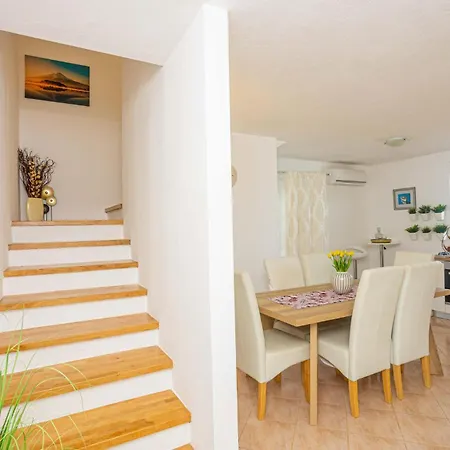 Pet Friendly In With House Sea View Holiday home
