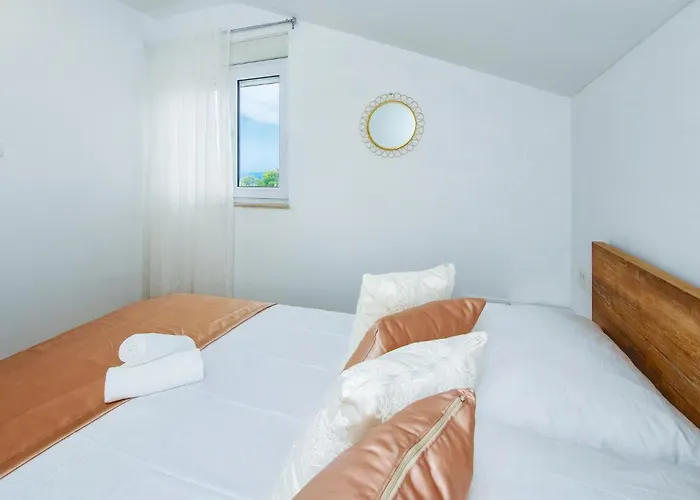 Awesome In Vikendica